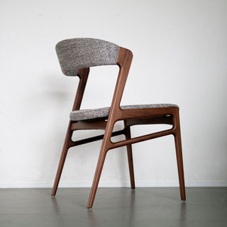 PM205_BOND_chair