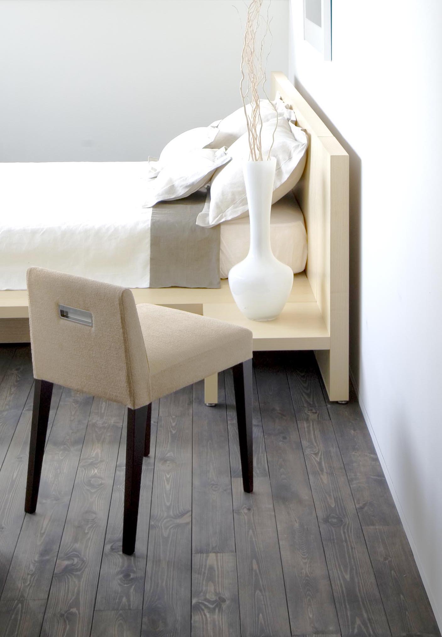 PM141_LEEVEN_low back chair – ROCKSTONE