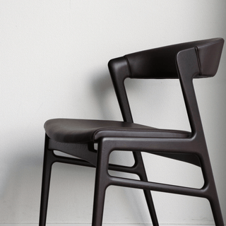 PM205_BOND_chair