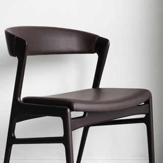 PM205_BOND_chair